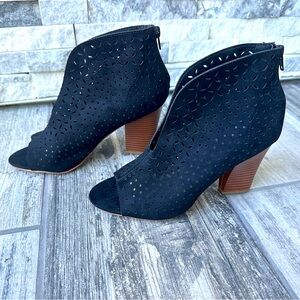 Just Fab Peep Toe Black Brown Ankle Zip Up Perforated  Booties Size 6.5
